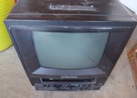EMERSON 13" COLOR VHS PLAYER AND TELEVISION   GREAT FOR YOUR TRAILER OR RV