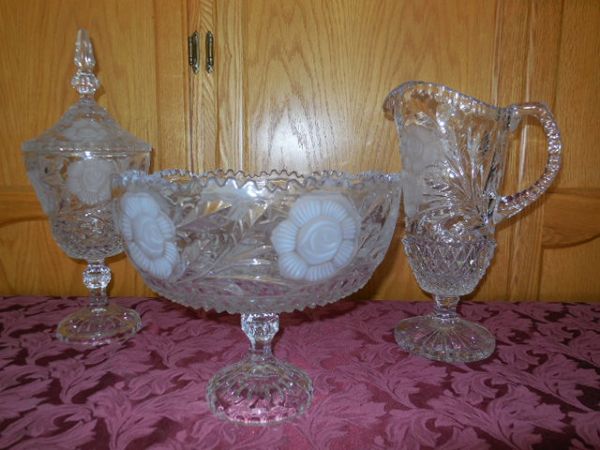WONDERFUL THREE PIECE SET OF FOOTED ETCHED ROSE PATTERNED CRYSTAL