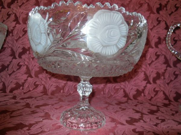 WONDERFUL THREE PIECE SET OF FOOTED ETCHED ROSE PATTERNED CRYSTAL