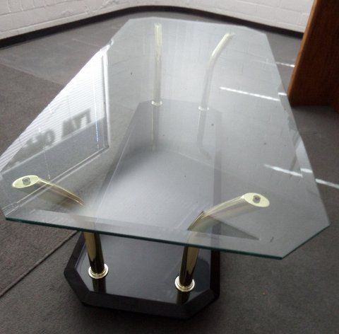 CLASSY MODERN STYLE GLASS COFFEE TABLE WITH GOLD FINISH METAL 