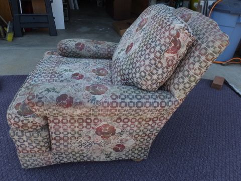 VINTAGE COMFY OVERSTUFFED CHAIR