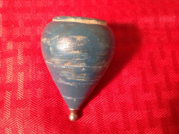 ANTIQUE TOY WOOD SPINNING TOPS