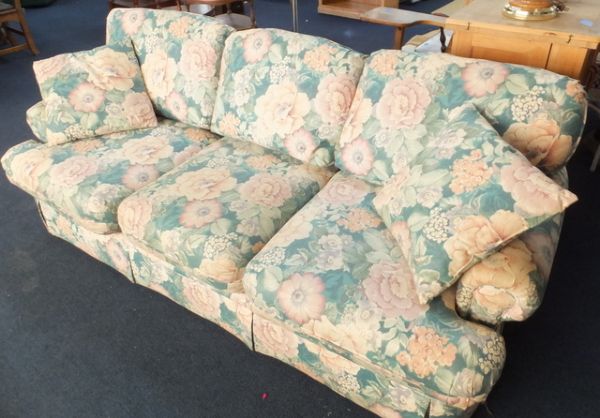 FLORAL SOFA WITH QUEEN SIZE SLEEPER AND A SECRET