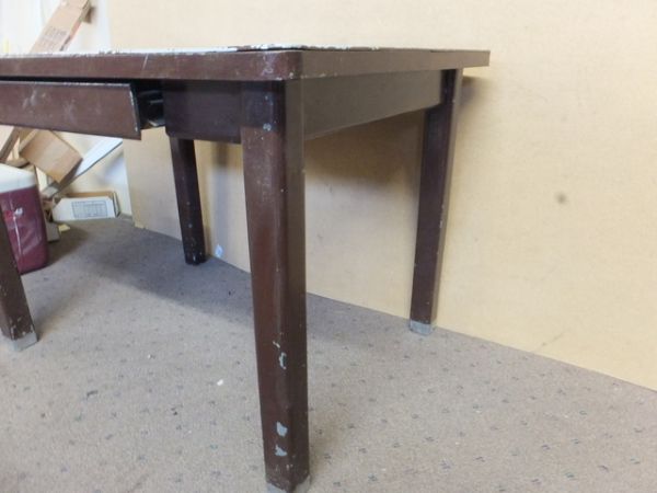 CRAFTERS', HANDYMANS' OR GARAGE METAL TABLE WITH TOOL/PENCIL DRAWER