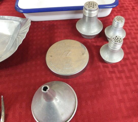 VINTAGE KITCHEN COLLECTIBLES - SPICE TINS, HAMMERED BREAD TRAY & MORE