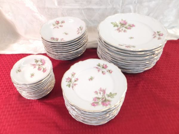 VINTAGE BARVARIA, GERMANY CHINA DINNER & SALAD PLATES & BERRY BOWLS - Lot #73 matches this set.