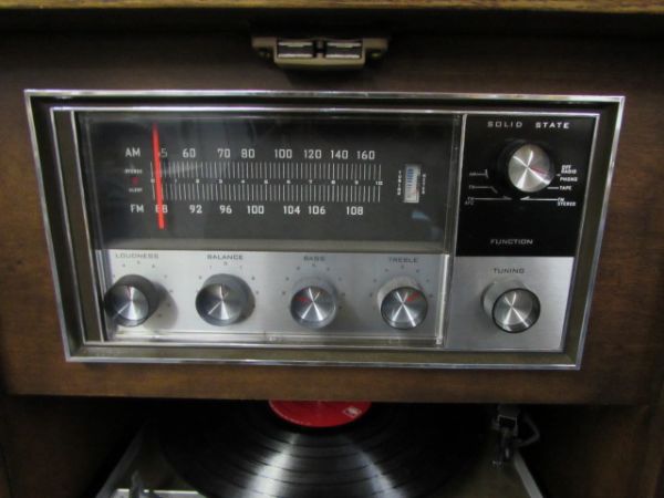 VINTAGE SILVERTONE STEREO RECORD PLAYER  