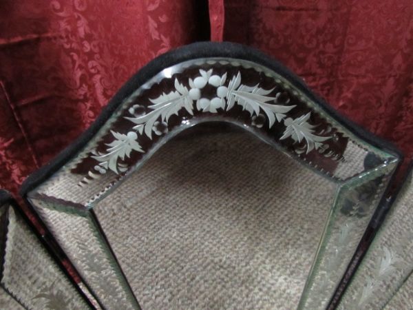 LADIES TABLE-TOP TRIFOLD ETCHED GLASS MIRROR