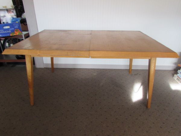 AWESOME KARPEN MADE OAK TABLE WITH THREE LEAVES