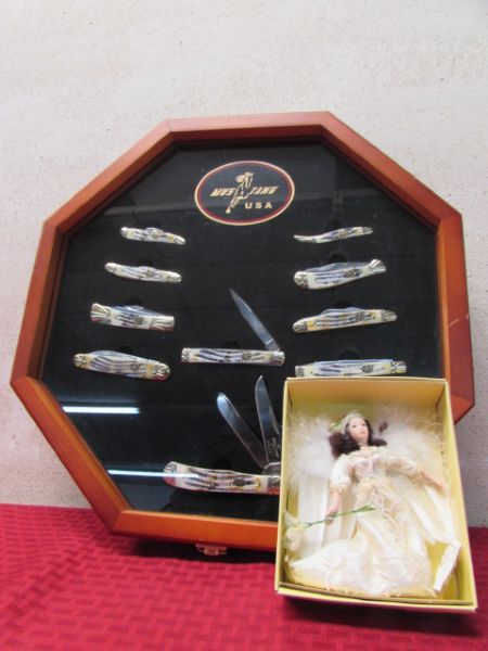 SET OF 10 MUSTANG KNIVES IN A WOOD WITH  GLASS FRONT DISPLAY CASE & COA