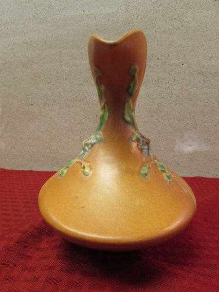 BEAUTIFUL COLLECTIBLE ROSEVILLE POTTER PITCHER/EWER