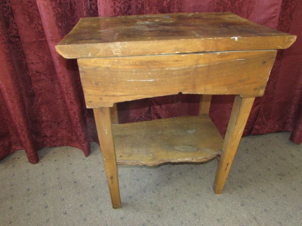 GREAT LITTLE ANTIQUE HANDMADE COUNTRY TABLE 