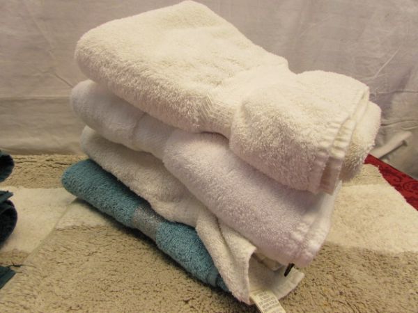 PLUSH BATH & HAND TOWELS, WASH CLOTHS & 4 VERY NICE RUGS - 2 FROM RALPH LAUREN