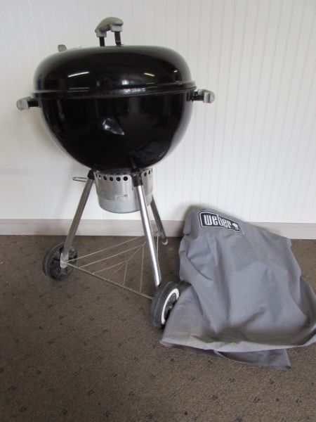 GET READY FOR SUMMER BARBEQUES WITH THIS WELL KEPT WEBER 
