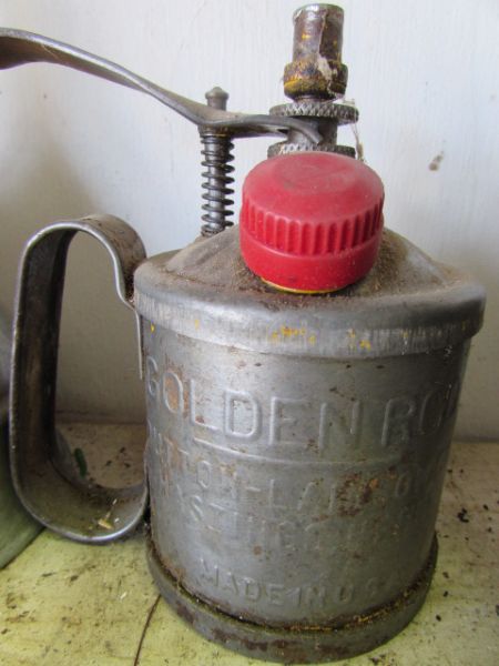 COLLECTION OF CUTE VINTAGE OIL CANS & FUNNELS