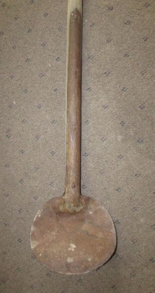 VERY LONG HANDLE SPOON SHOVEL & TREE TRIMMER 