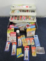 VINTAGE OLD PAL TACKLE BOX WITH LOTS OF FISHING SUPPLIES
