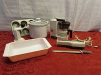 GREAT KITCHEN GADGETS - CROCK POT, MINI DRIP COFFEE POT, ELECTRIC CARVING KNIFE, ROTARY GRATER  PYREX & MORE