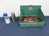 VINTAGE COLEMAN STOVE & 2 INSULATED BEVERAGE CONTAINERS - THERMOS