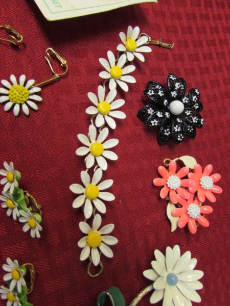 EVERYTHING'S COMING UP DAISY'S PINS, EARRINGS, RING & BRACELET