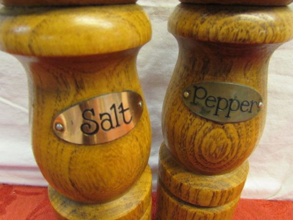 A LOVELY TURNED WOOD SALT SHAKER & PEPPER MILL SET