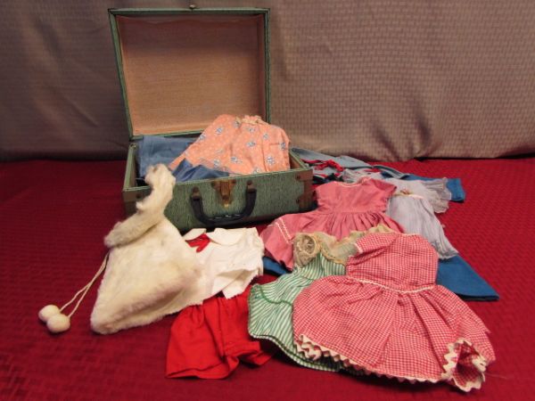 VINTAGE CHILD'S SUITCASE FULL OF BABY DOLL CLOTHES