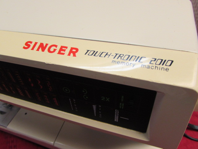 Lot Detail - SINGER TOUCH-TRONIC 2010 MEMORY SEWING MACHINE