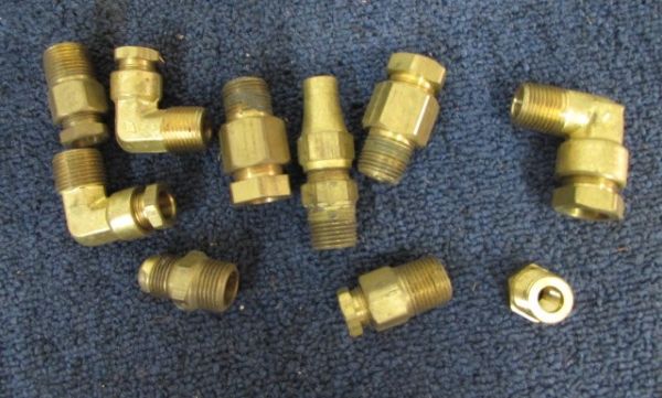 LARGE COLLECTION OF 3/4 INCH BRASS FITTINGS