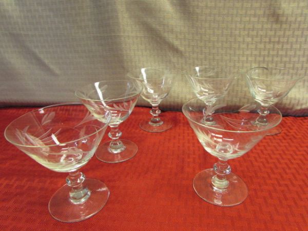 ELEGANT FINE CRYSTAL WINE GLASSES WITH PRETTY ETCHED PATTERN 