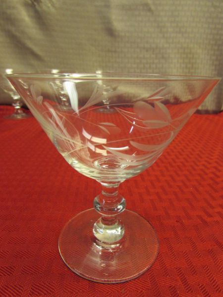 ELEGANT FINE CRYSTAL WINE GLASSES WITH PRETTY ETCHED PATTERN 