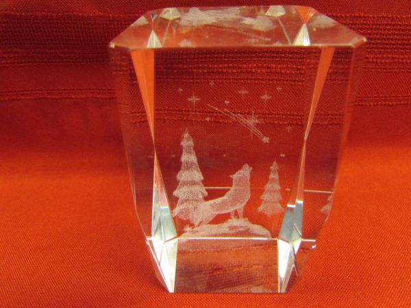 1960'S ENGRAVED CRYSTAL PAPER WEIGHT  - WOLF HOWLING AT THE MOON & SHOOTING STAR, PLUS WOLF PLATE 