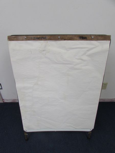 LARGE EASEL WITH DRAWING PAPER PAD