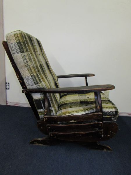 VINTAGE ROCKER WITH BUILT IN MAGAZINE RACK & CUSHIONS