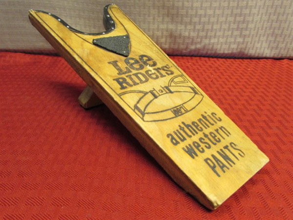 LOOK MA, NO HANDS!  VINTAGE LEE RIDERS WESTERN JEANS BOOT REMOVER 
