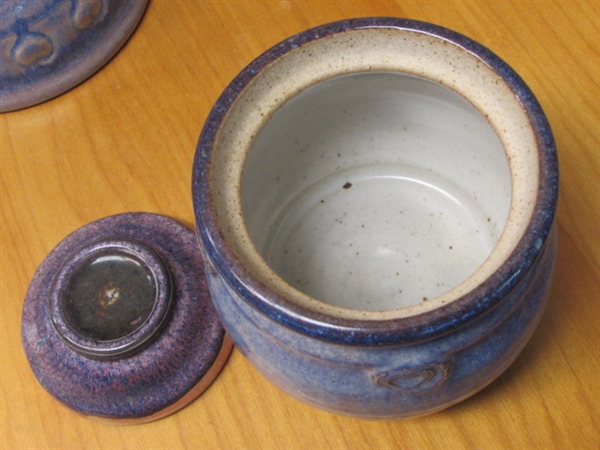 REALLY FABULOUS COLLECTION OF POTTERY BOWLS & A LIDDED JAR