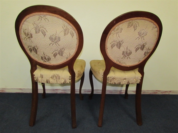 TWO ANTIQUE MAHOGANY SIDE CHAIRS WITH UPHOLSTERED SEATS & BACK RESTS  