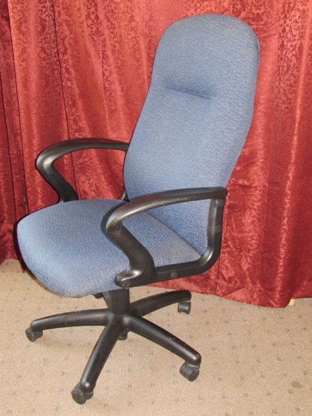 VERY NICE & SUPER COMFORTABLE OFFICE CHAIR!  LOTS OF SUPPORT