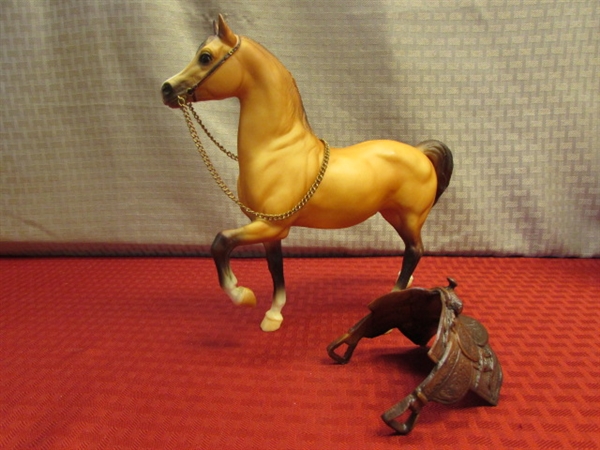 TRUSTY STEED!  BREYER RANGER- COW PONY #889  & STABLE MATES MYSTERY FOAL SURPRISE