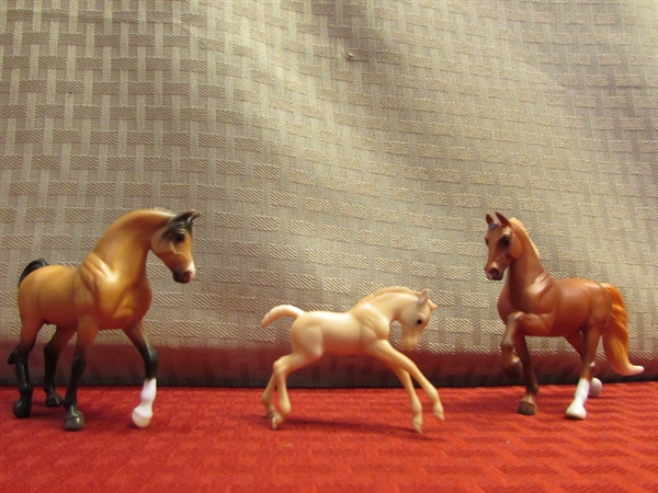 TRUSTY STEED!  BREYER RANGER- COW PONY #889  & STABLE MATES MYSTERY FOAL SURPRISE