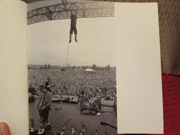 AWESOME LENNON LEGEND: AN ILLUSTRATED LIFE OF JOHN LENNON & PEARL JAM BOOK OF PHOTOS