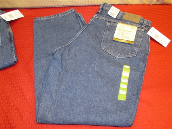 TWO PAIR OF NEW CABELLAS ROUGHNECK RELAXED FIT MENS JEANS - TAGS STILL ATTACHED SIZE 38 X 30