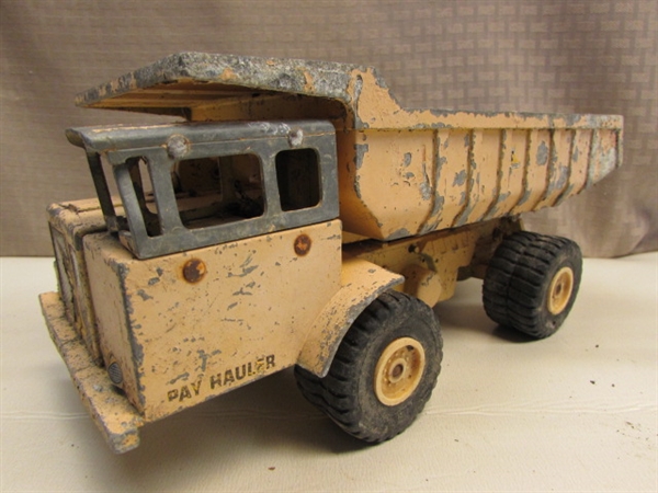 VINTAGE COLLECTIBLE TONKA JEEP, JEEPSTER, DOZER & ERTL. CO HAY HAULER - WELL LOVED!