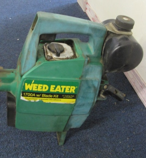 GAS POWERED WEED EATER, MODEL 1700A