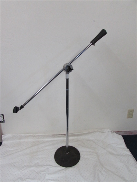 MAKE YOUR NEXT KARIOKI PARTY MORE REALISTIC WITH A MIC STAND