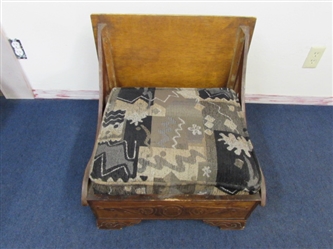 ANTIQUE OAK BENCH WITH UPHOLSTERED SEAT.