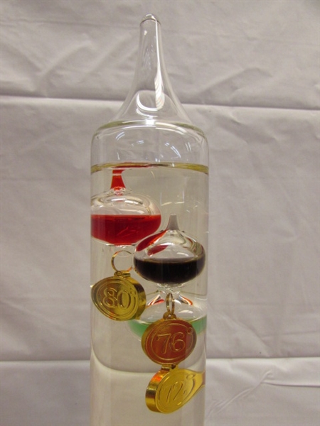 PRETTY GALILEO GLASS THERMOMETER WITH COLORFUL FLOATS