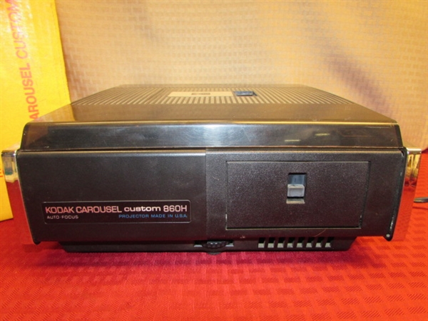 HIGH END VINTAGE KODAK CAROUSEL CUSTOM 860H PROJECTOR WITH ALUTO FOCUS IN VERY GOOD CONDITION