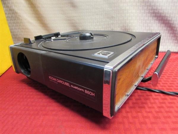 HIGH END VINTAGE KODAK CAROUSEL CUSTOM 860H PROJECTOR WITH ALUTO FOCUS IN VERY GOOD CONDITION