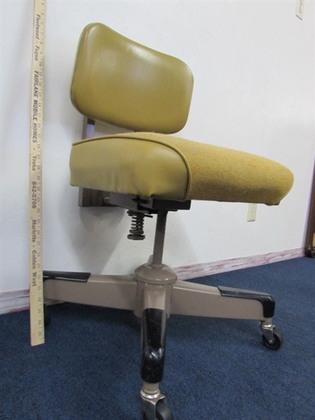 RETRO  DURABLE METAL  OFFICE CHAIR WITH UPHOLSTERED SEAT & BACK REST