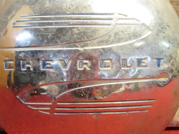 VINTAGE 1940'S CHEVY HUBCAP, CHEVY BOWTIE & 350 GRILL EMBLEMS & YREKA, CA METAL SIGN 
